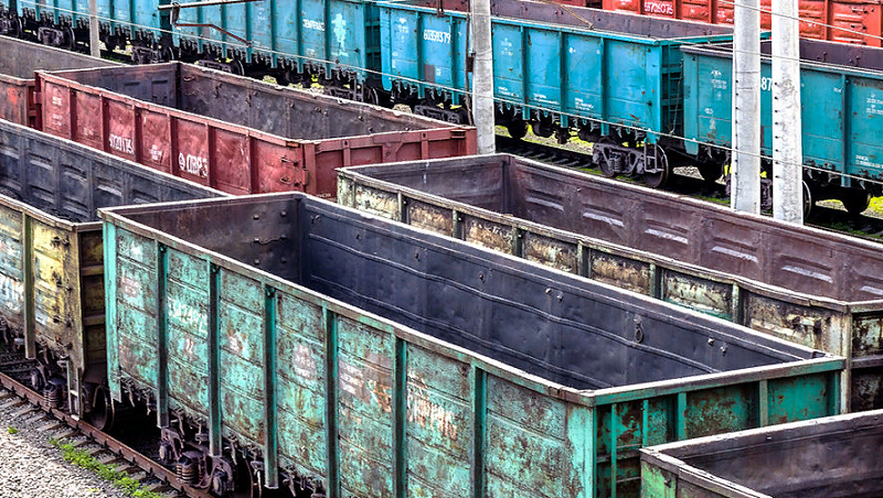 грузовые вагоны